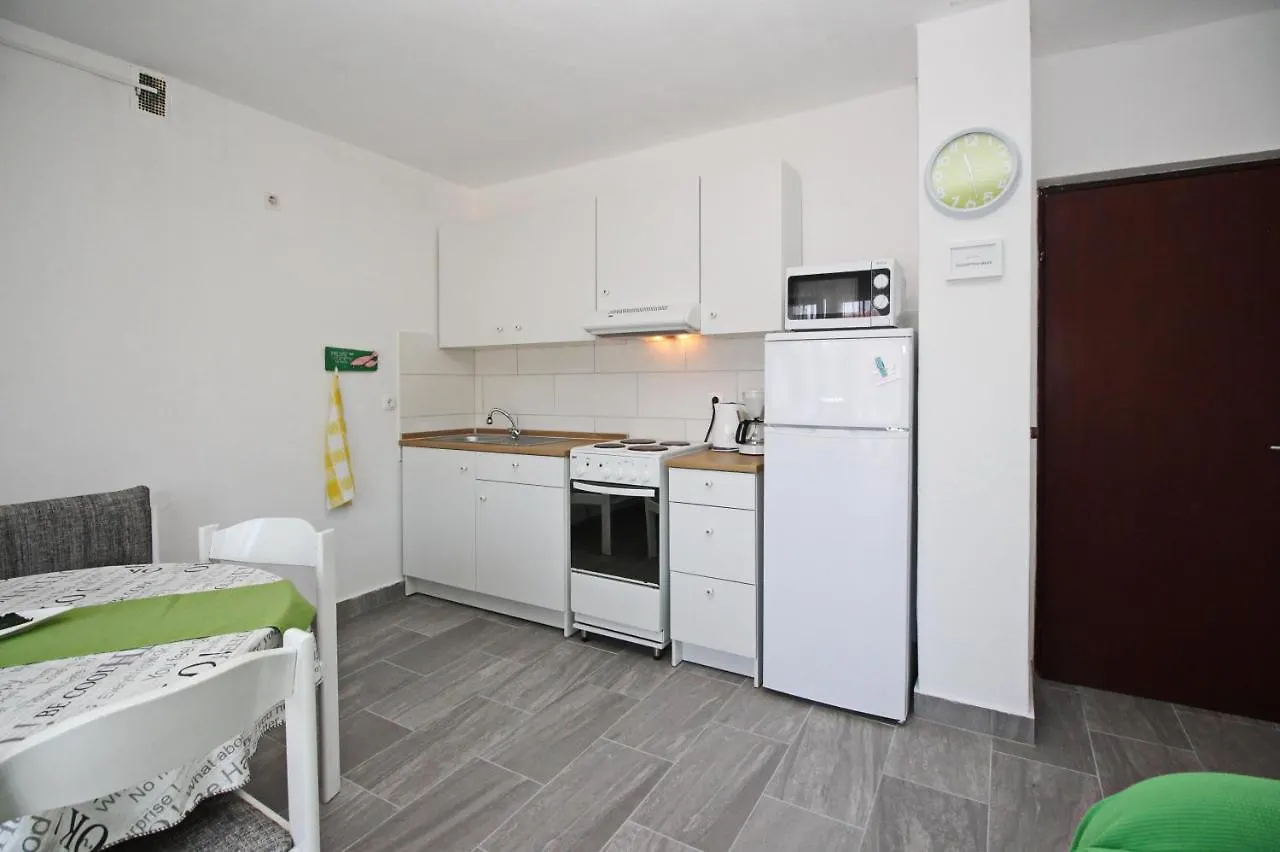 Rose 3 Apartment Baska  Baska (Krk)