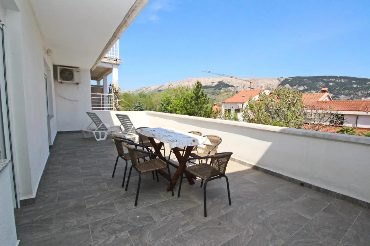 Rose 3 Apartment Baska