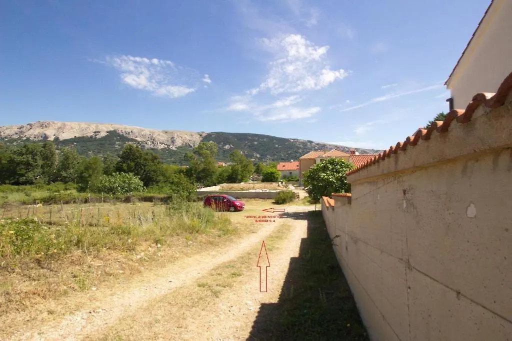 Rose 3 Apartment Baska
