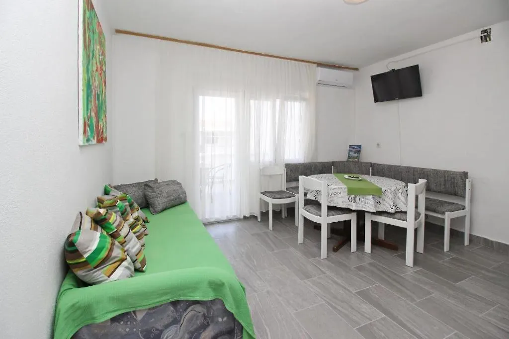Rose 3 Apartment Baska  0*, Baska (Krk)